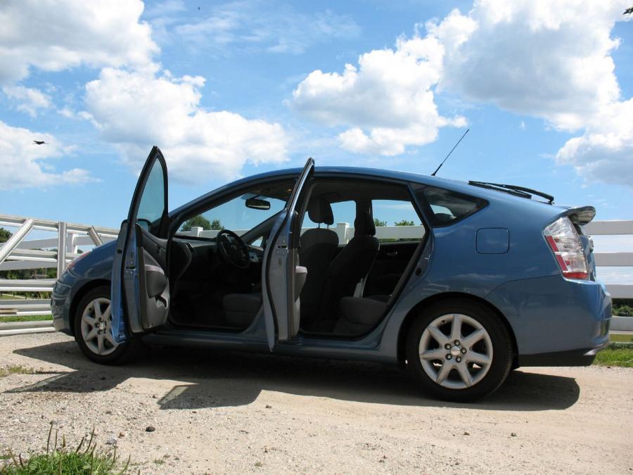  Toyota Prius Touring 2007 года  (фото 28 из 30)